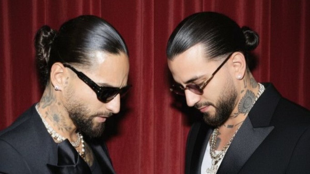 A la izquierda está Maluma, a la derecha, su imitador, Michael Manzuera. Ambos nacieron en Medellín, Colombia.