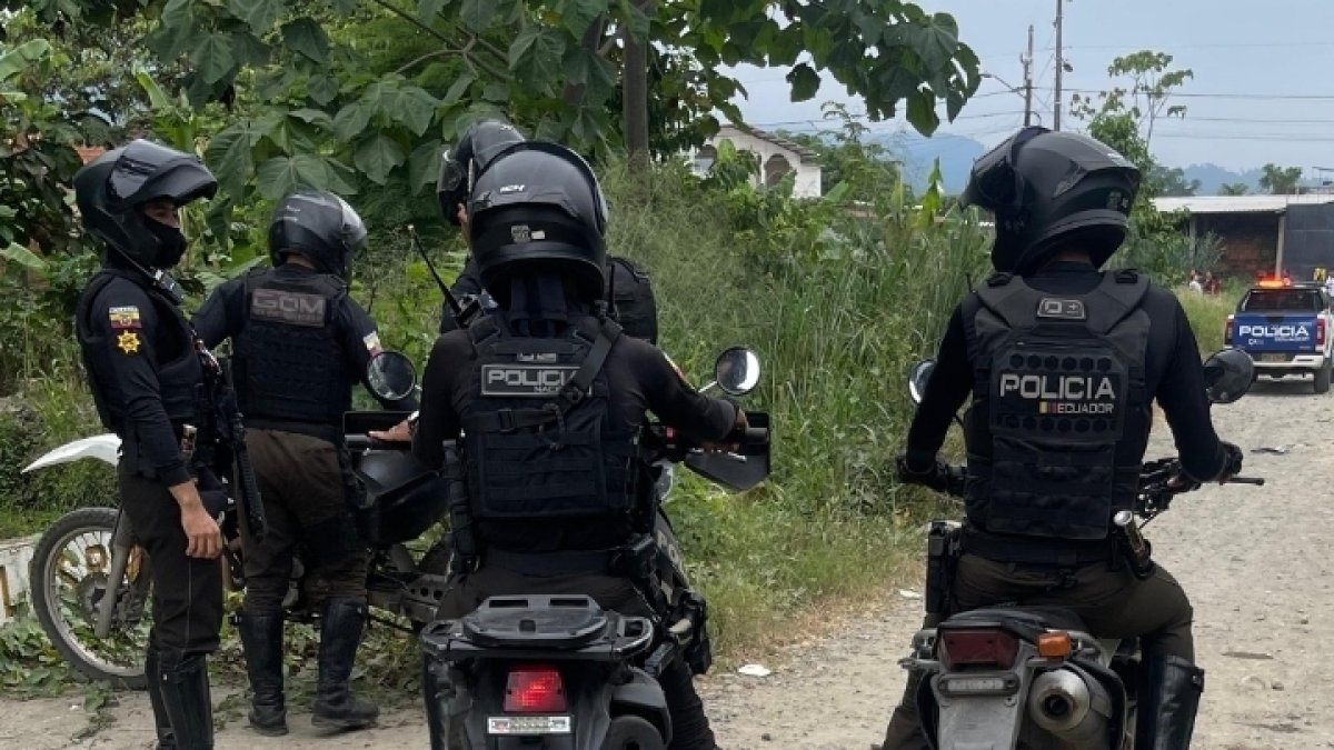 Agentes de la Policía hicieron un rastreo por diferentes recintos.