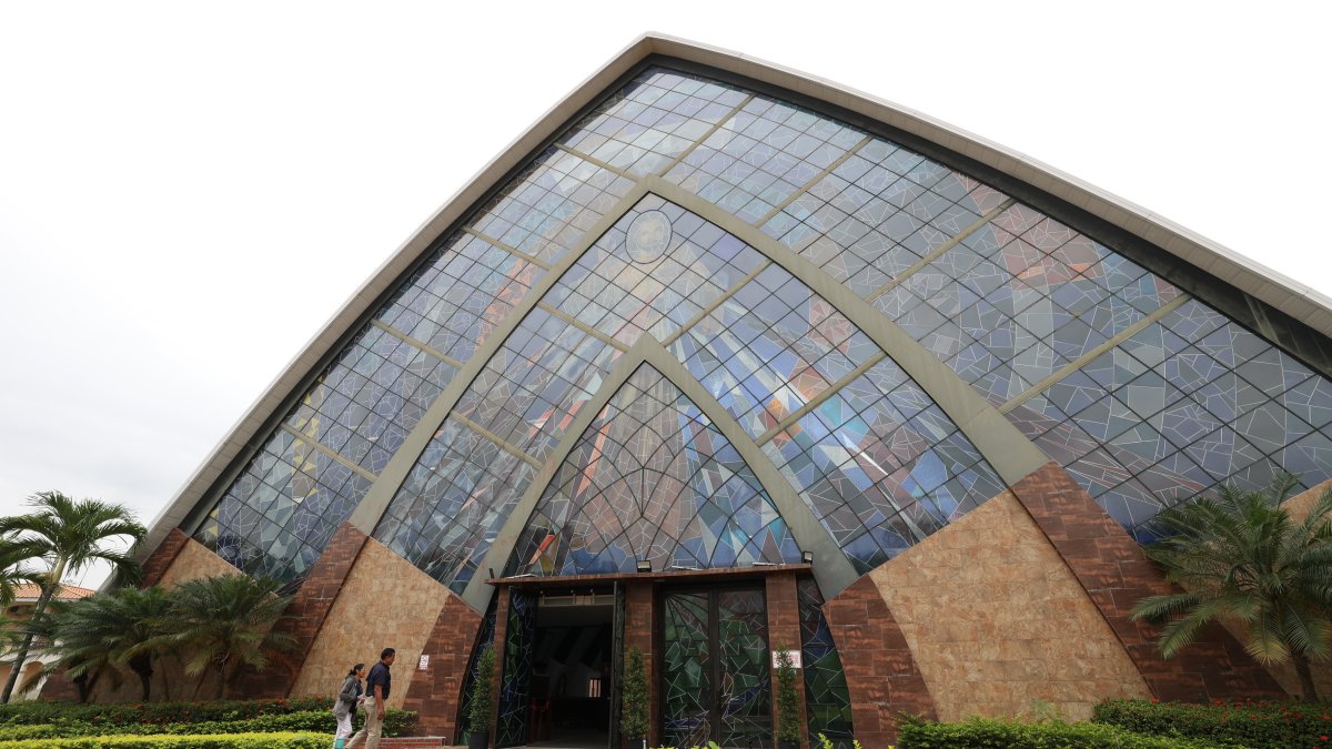 El templo fue consagrado en septiembre de 2013.