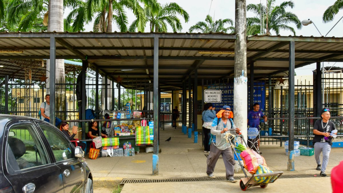 Dentro de este mercado fue asesinado Oliver Rivas, de 29 años.