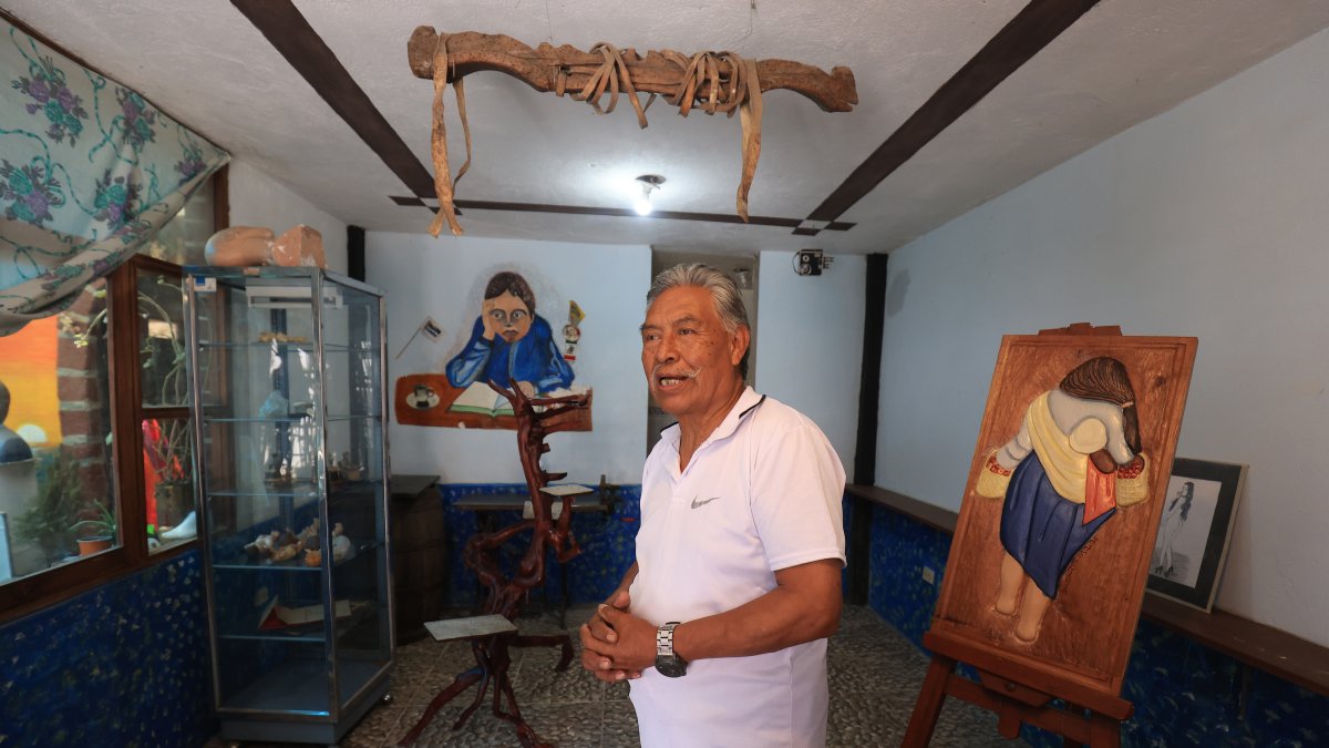 Una de sus últimas obras captura el trabajo de las vendedoras ambulantes en Quito.