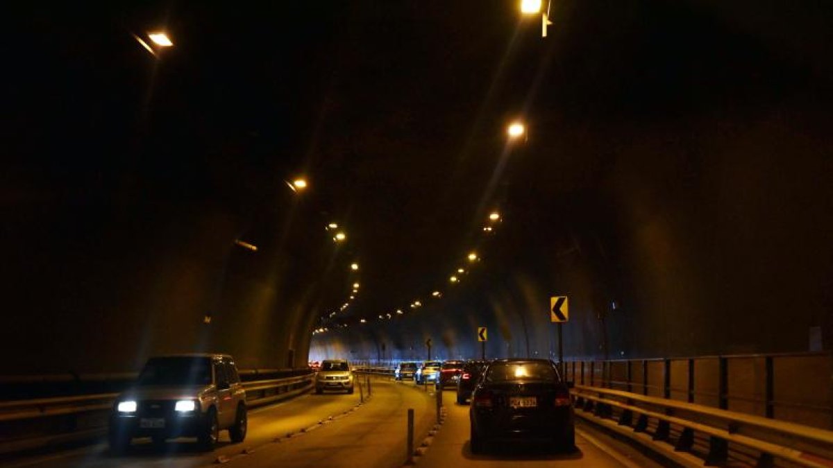 El túnel Oswaldo Guayasamín permanecerá cerrado la noche de este lunes por trabajos de mantenimiento en Quito.