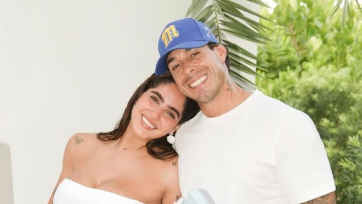 Isabella Ladera compartió fotos de la revelación de sexo de su bebé.