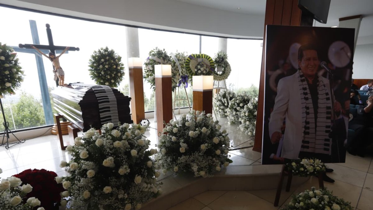 El velorio se lleva a cabo de forma privada, aunque si está abierto al público.