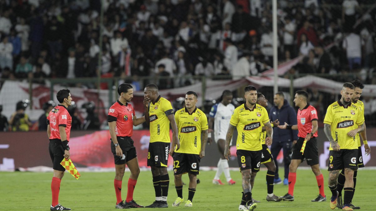 Barcelona llega motivado al duelo ante Cruzeiro por su triunfo ante Liga (Q) en el estadio Casa Blanca.