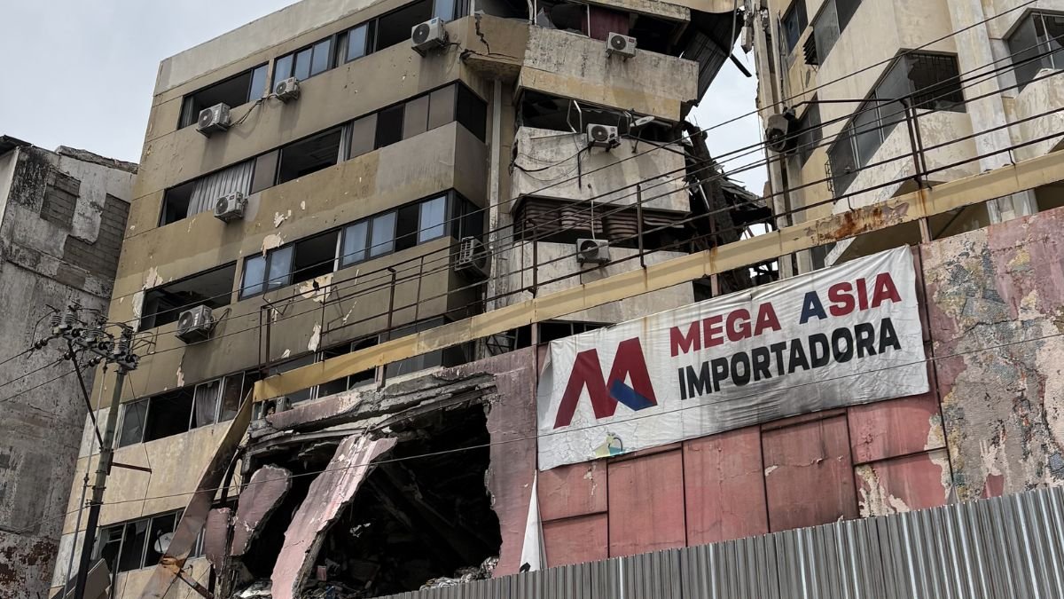 El edificio Multicomercio quedó inhabitable tras el incendio del 11 de febrero, que se prolongó por más de 24 horas.
