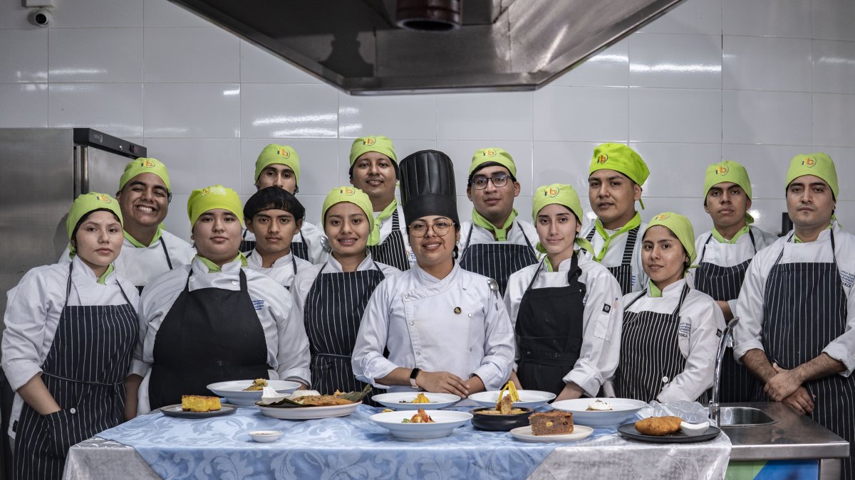 La formación de cuarto nivel se consolida como una herramienta clave para el crecimiento profesional de los docentes en Ecuador.