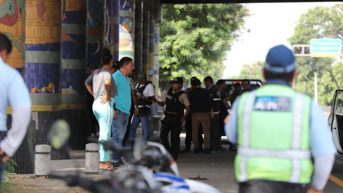 Dos agentes policiales asesinados en Guayaquil.