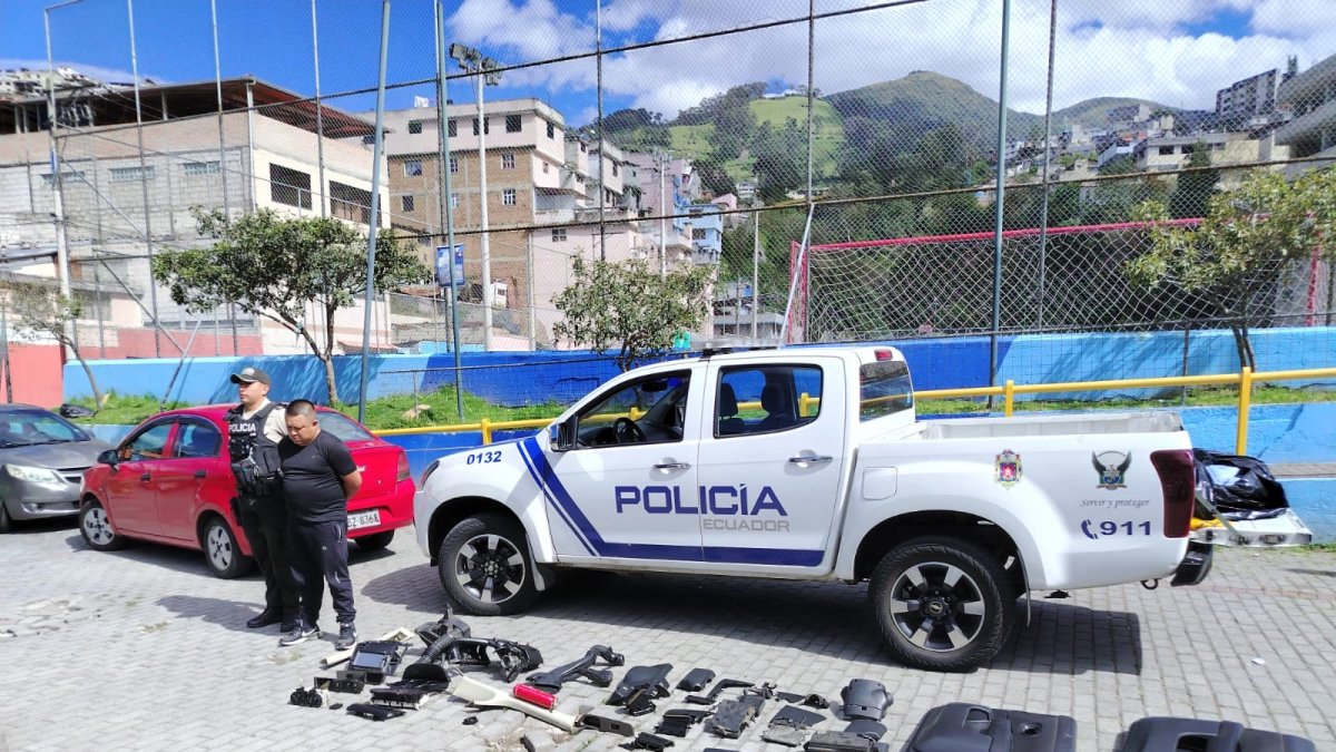 Dos hombres fueron detenidos y serían miembros de Los Lobos.