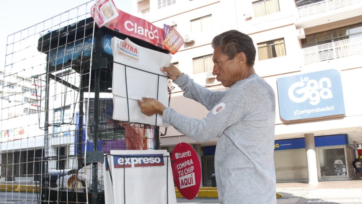 La portada en blanco de EXTRA, bien acogida entre distribuidores y lectores.