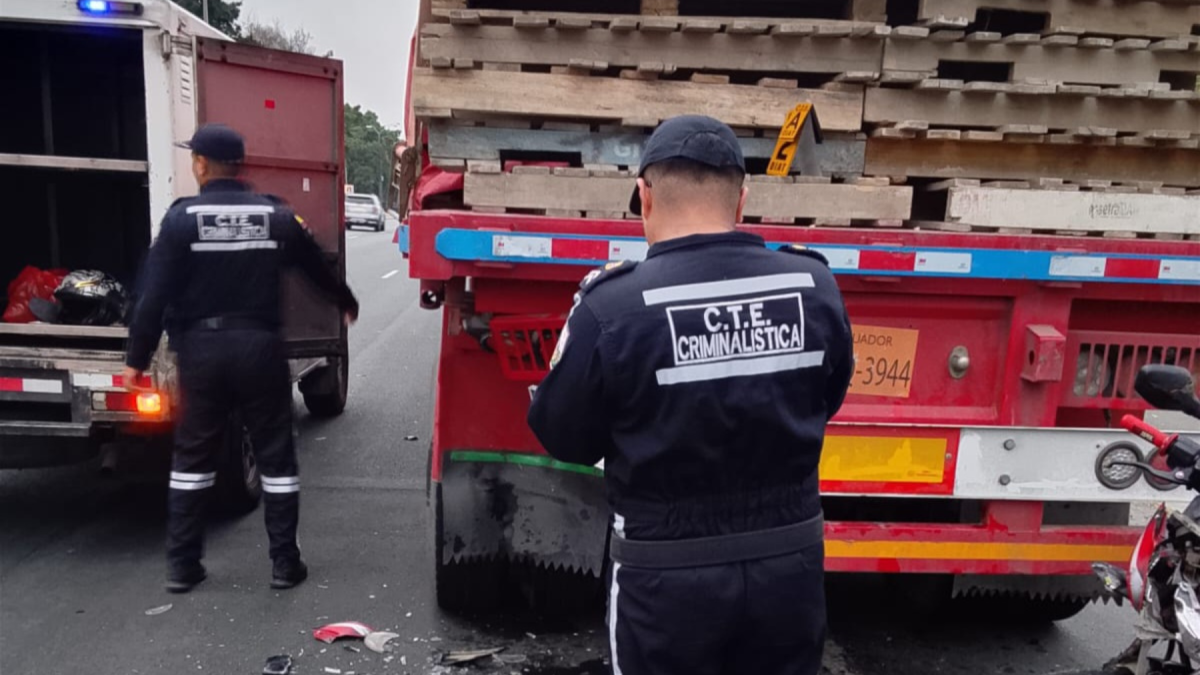 Accidente mortal en vía a la costa: personal de la CTE llegó al sitio.