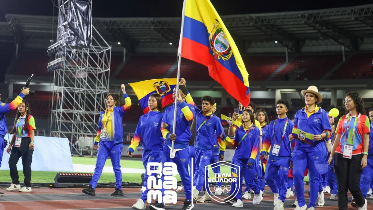 La delegación de Ecuador desfila con orgullo durante la ceremonia de inauguración de los IV Juegos Suramericanos de la Juventud Panamá 2026