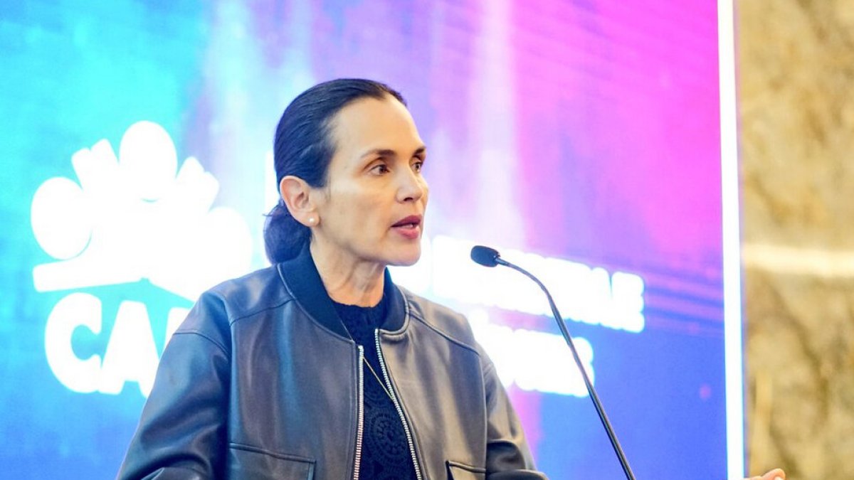 Manzano anuncia remoción de las cúpulas de CENACE y CNEL tras cortes de luz no programados