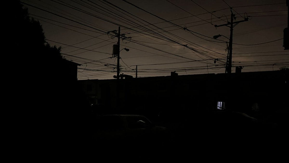 Caos en la vía a Salitre: apagones prolongados desesperan a familias por la ola de calor