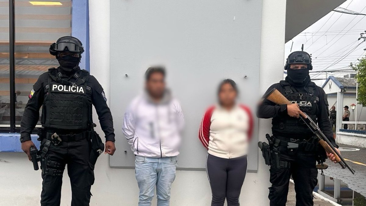 Ambos sospechosos fueron capturados tras las pericias realizadas. La madre admitió que maltrataban a su pequeña niña.