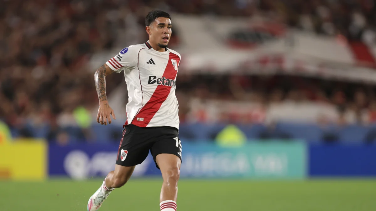 Kendry Páez volvió con todo: asistencia, triunfo y un final viral en bóxer