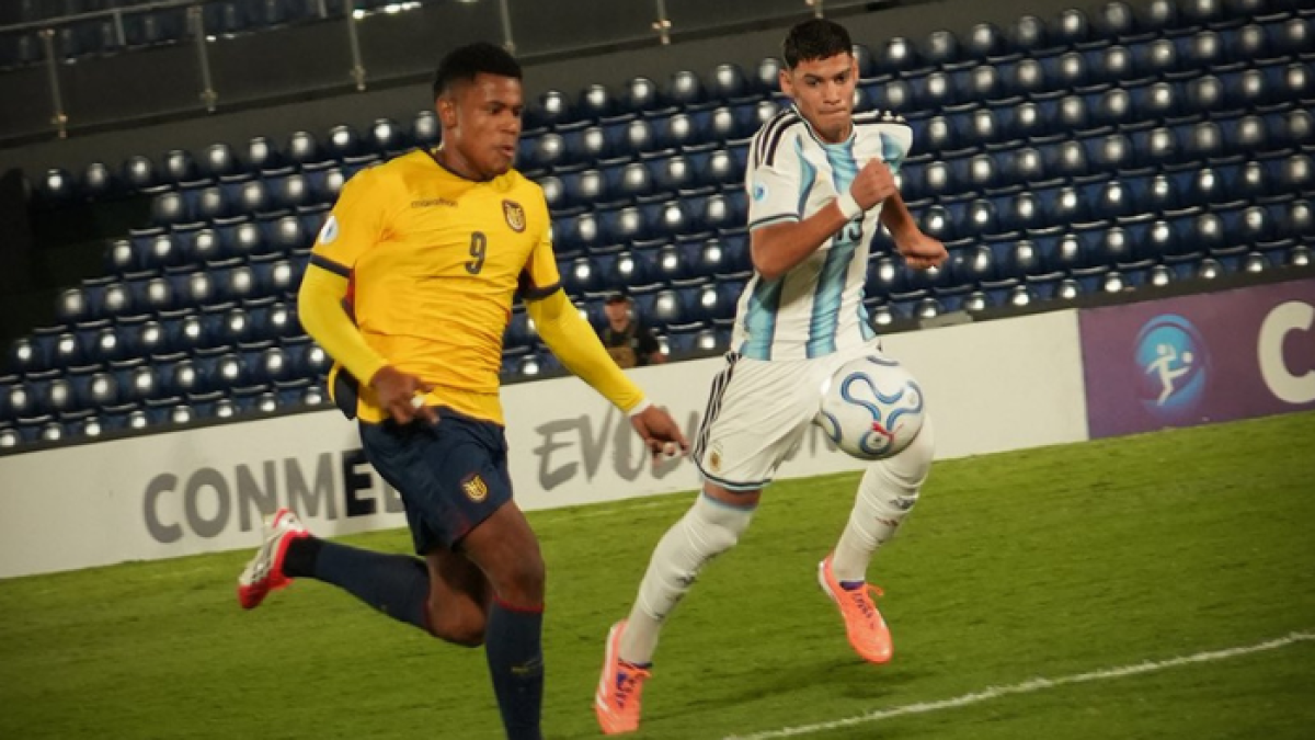 La MiniTri perdió 3-1 ante Argentina en el Sudamericano sub-17.