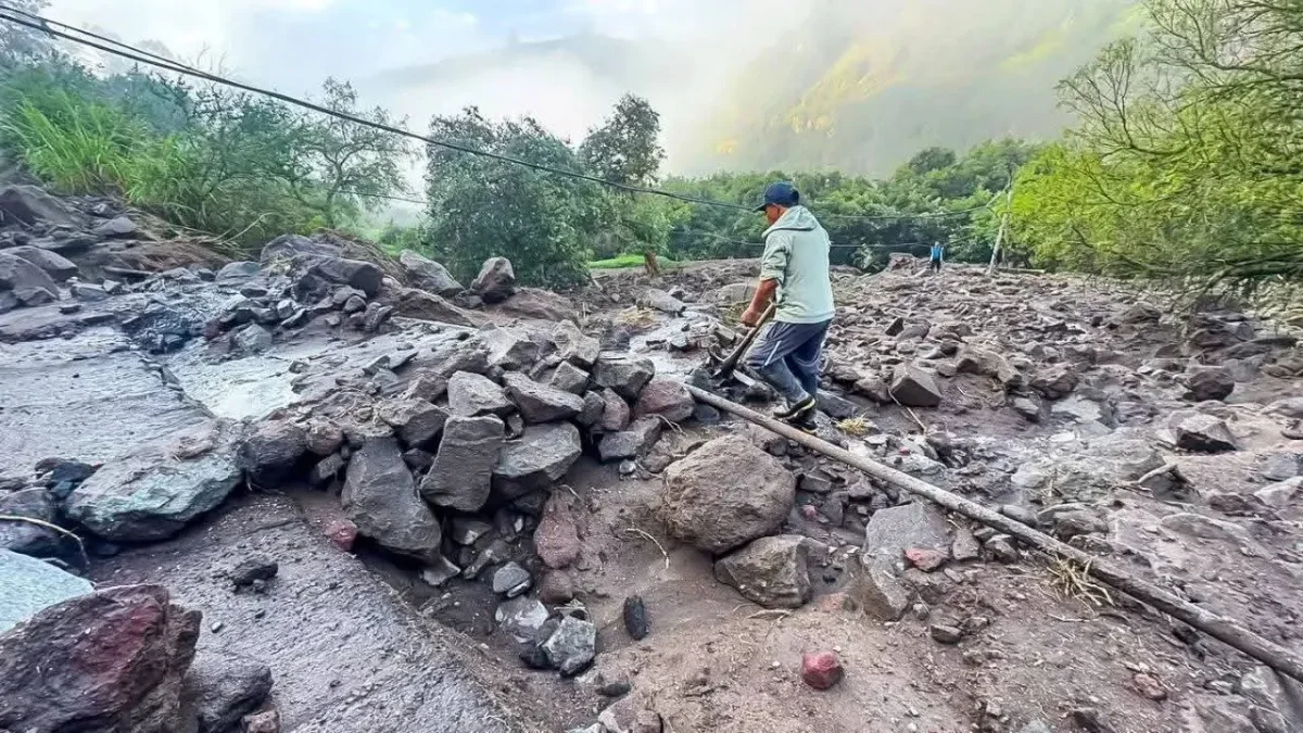 El valle de Quillán La Playa es una de las zonas más productivas en Ambato, y el lodo cubrió parte de los cultivos de aguacate y legumbres.