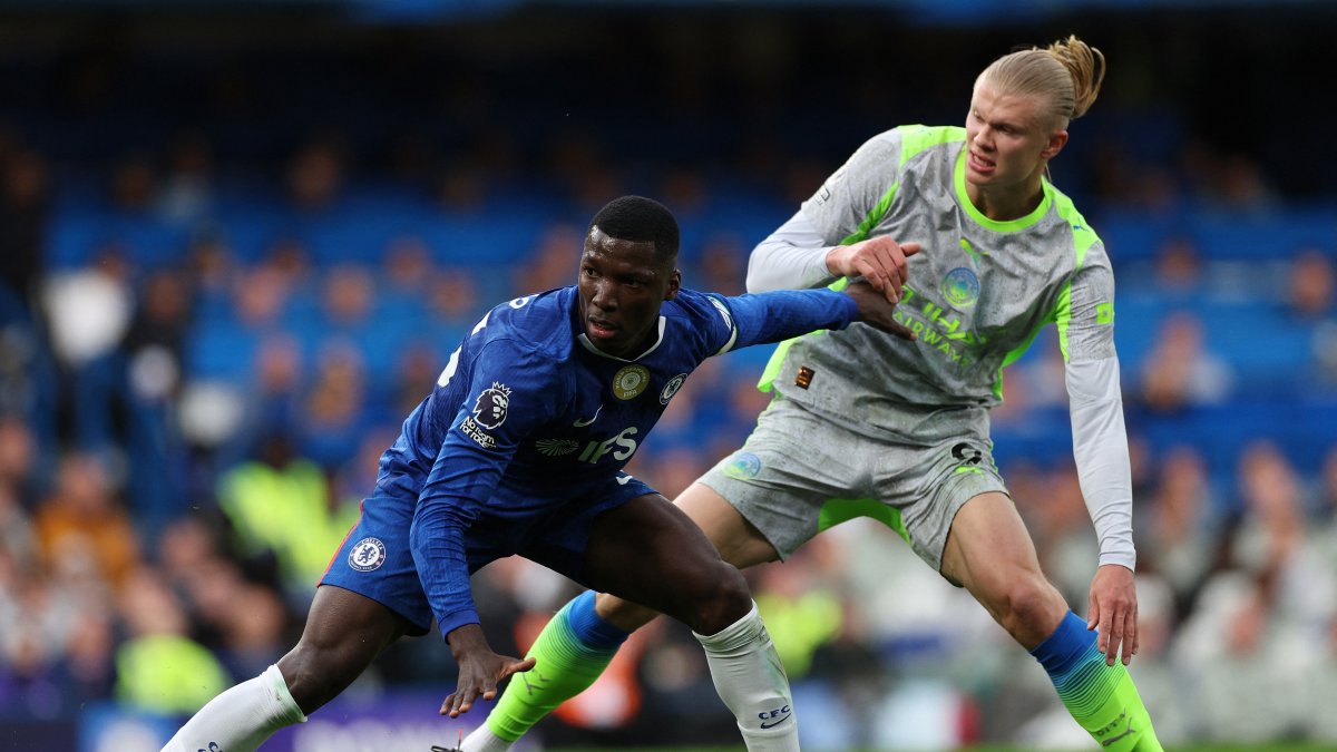 Moisés Caicedo será titular en Chelsea.