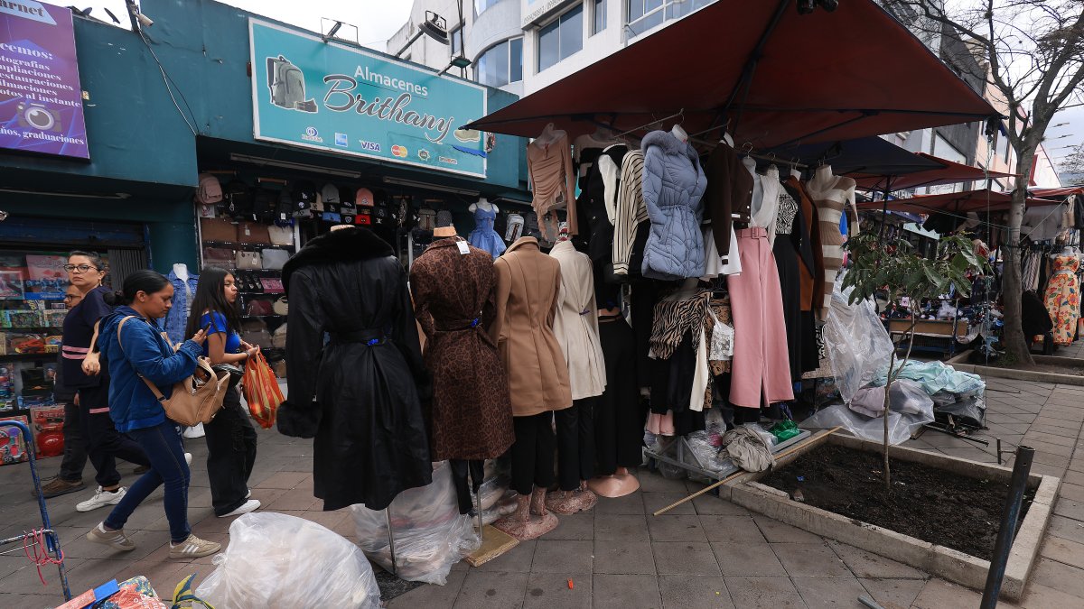 En varias calles de la capital hay desorden.