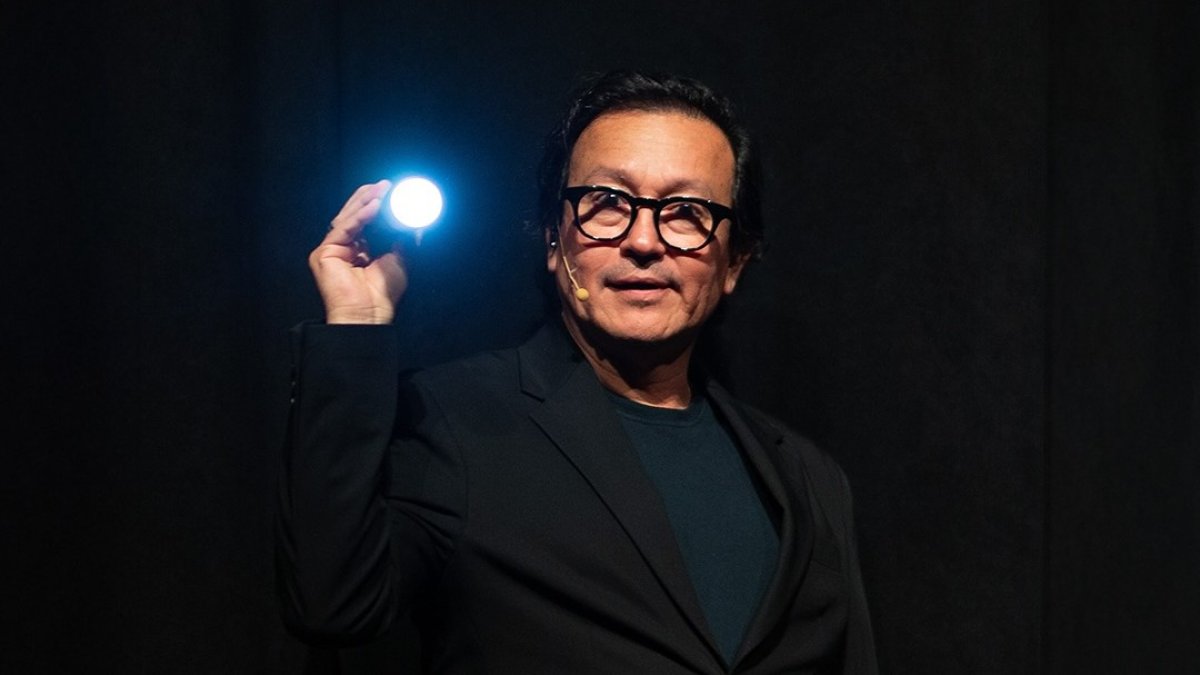 La historia del actor David Reinoso en la televisión arrancó en 1997, aunque ya venía fogueándose en el teatro desde 1995.