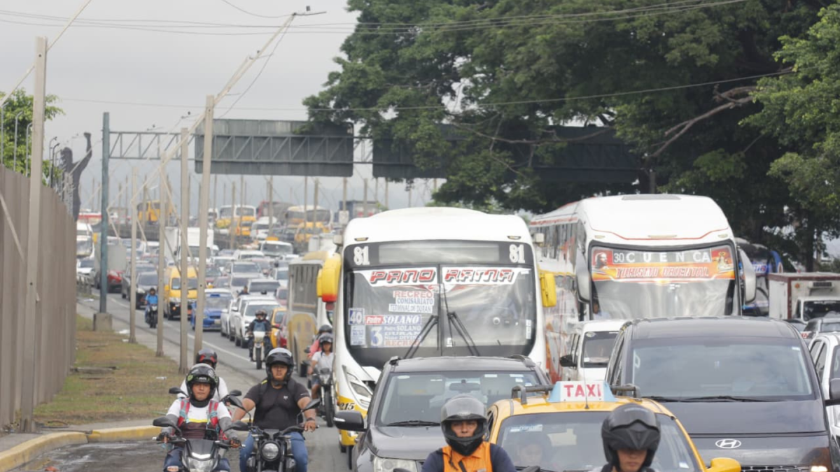 El acto delictivo generó un intenso congestionamiento.