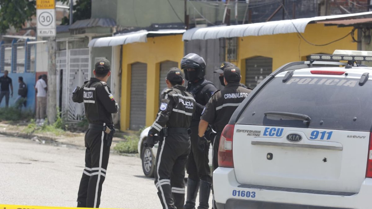 Agentes policiales llegaron al sector de Pascuales en donde se encontraba el hombre.