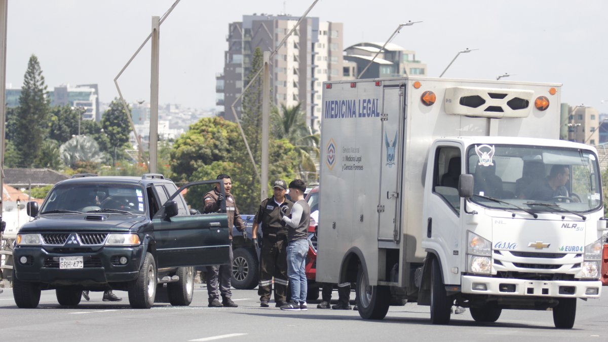 En el momento del hecho violento, la ciudadana se movilizaba en un vehículo.