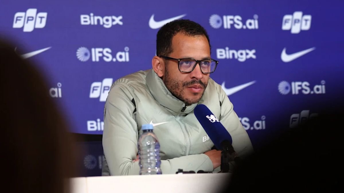 Liam Rosenior duró menos de cuatro meses en el cargo.