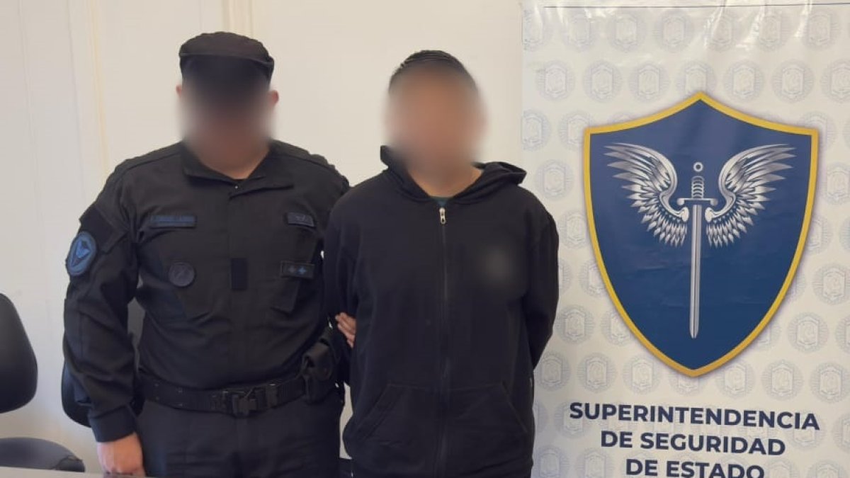 Brayan Cruz Castillo, presentado ante los medios de comunicación.