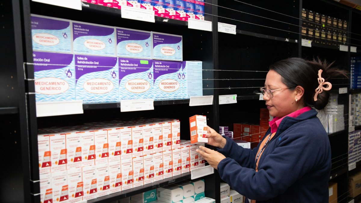 El Gobierno busca garantizar tratamientos con una nueva inversión millonaria y entregas programadas.