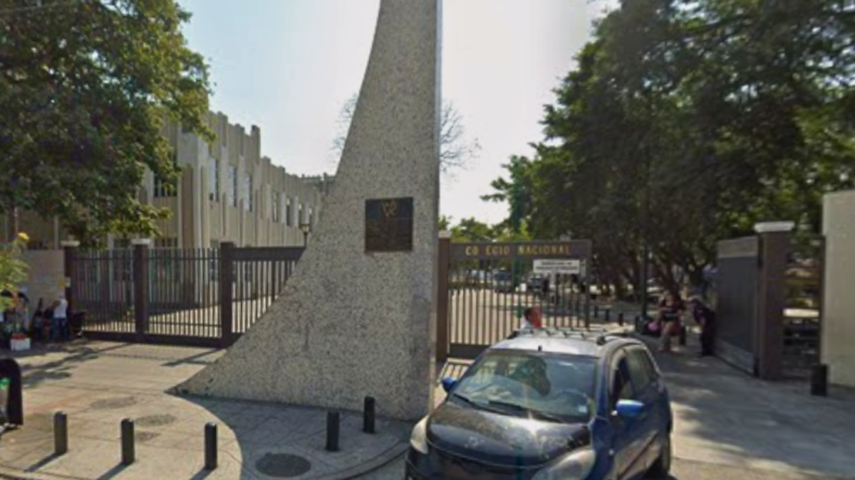 El colegio Vicente Rocafuerte, una imagen de su fachada.