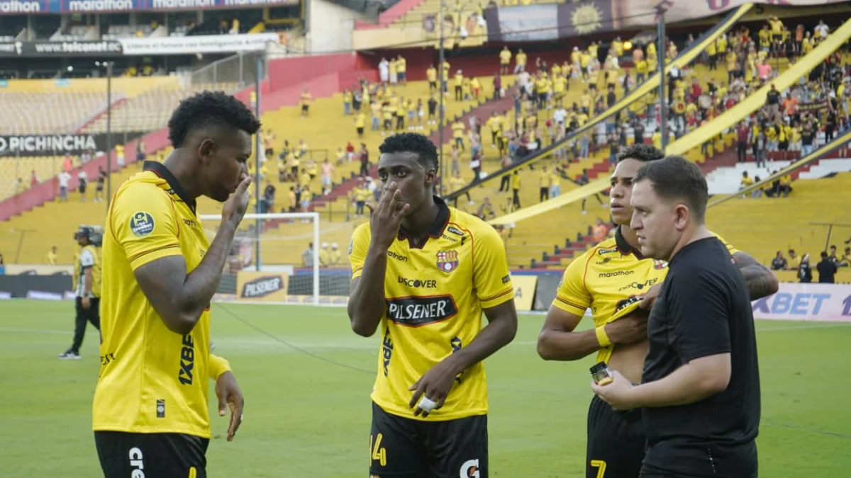Los jugadores de Barcelona SC están al día en sus suedos dice DT César Farías.