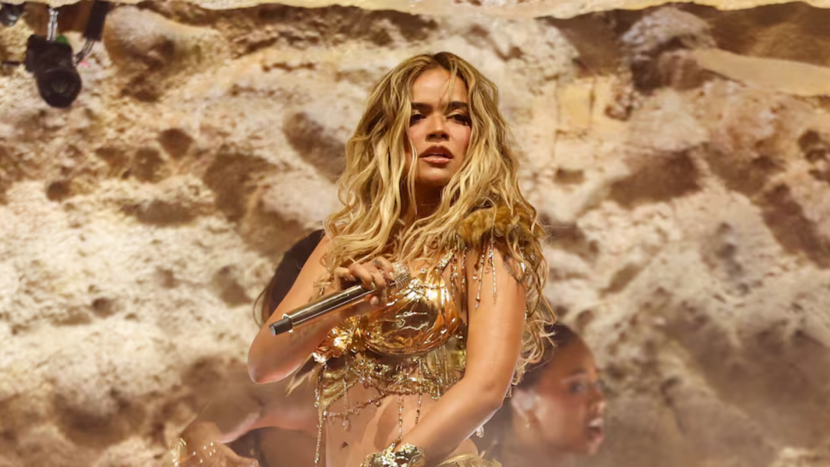 La llegada de Karol G a Ecuador (Quito) ha generado una ola de entusiasmo entre sus seguidores