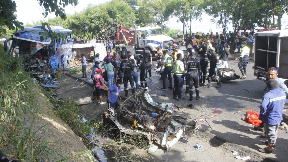 Accidente en la vía a la costa: imágenes del choque entre bus y tanquero que dejó tres fallecidos