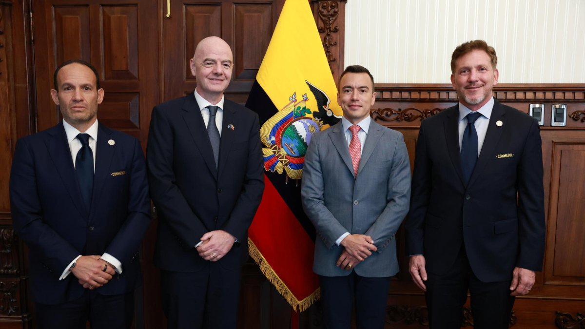 Daniel Noboa recibió a Gianni Infantino y Alejandro Domínguez, además de Francisco Egas.