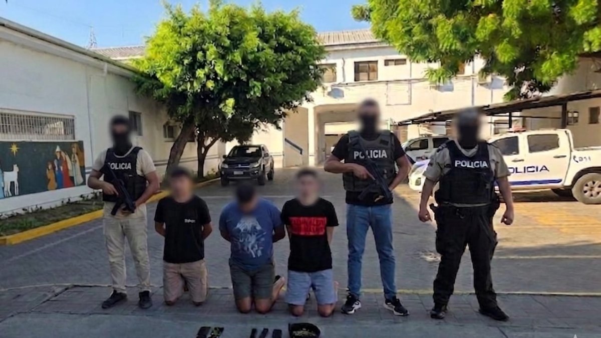 Los presuntos extorsionados fueron presentados en la Unidad de Vigilancia Comunitaria de Manta