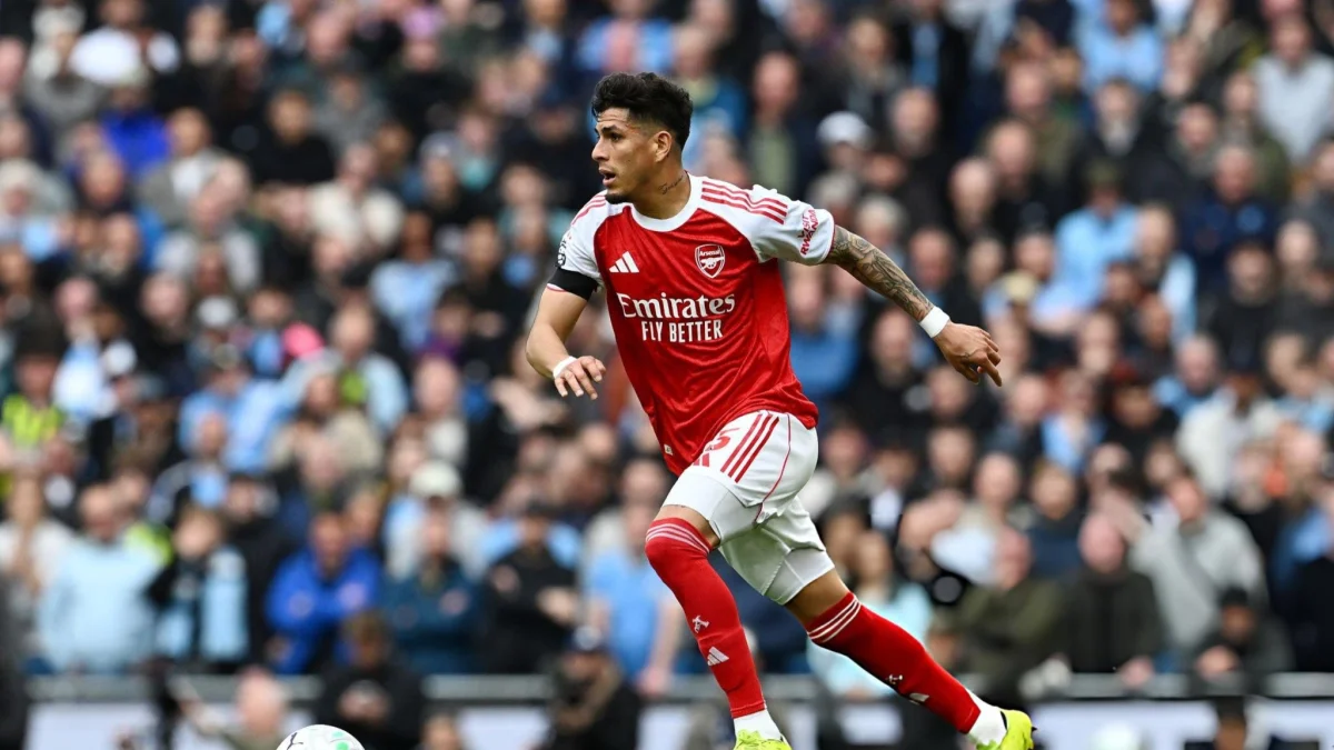 Piero Hincapié eje principal del Arsenal de Inglaterra.