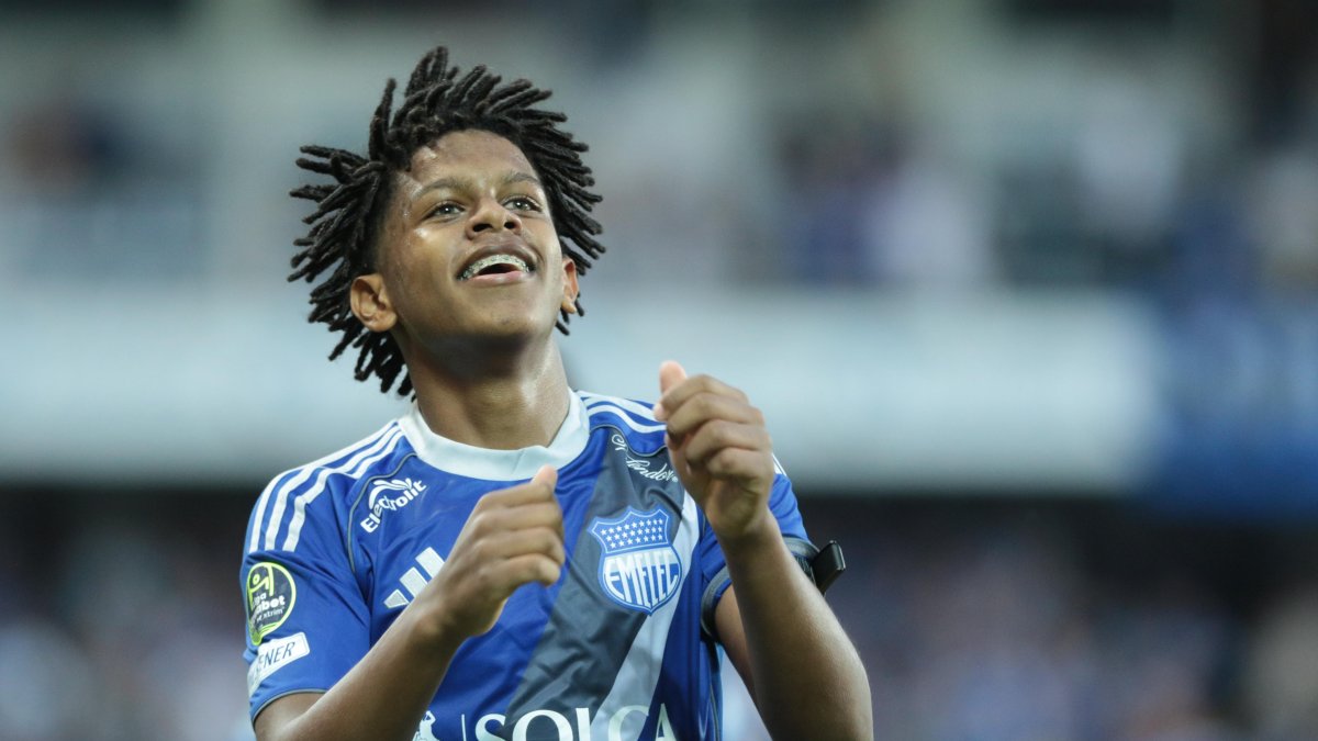 El jugador de Emelec Luis Fragozo fue el autor del único tanto de la victoria.