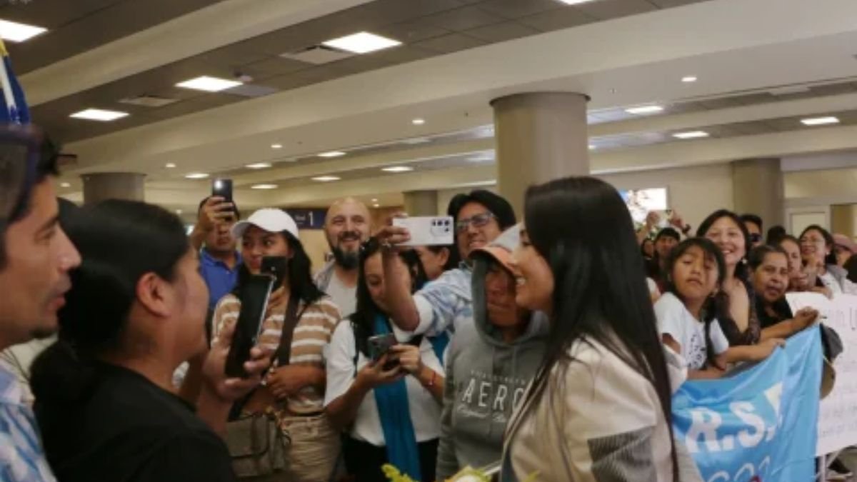 Luisa González negó pedido de asilo en México tras su llegada a Quito.