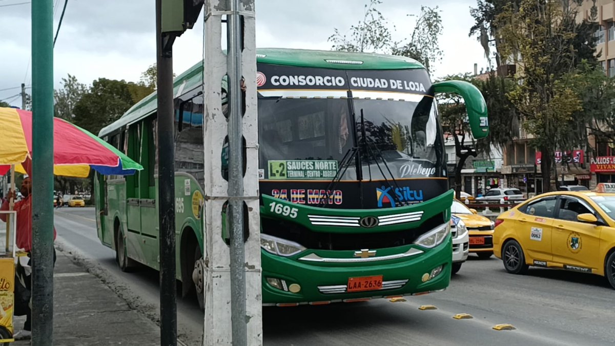 El Concejo Cantonal de Loja aprobó el incremento del pasaje urbano a $0,36, medida que ha generado reacciones divididas en la ciudadanía.