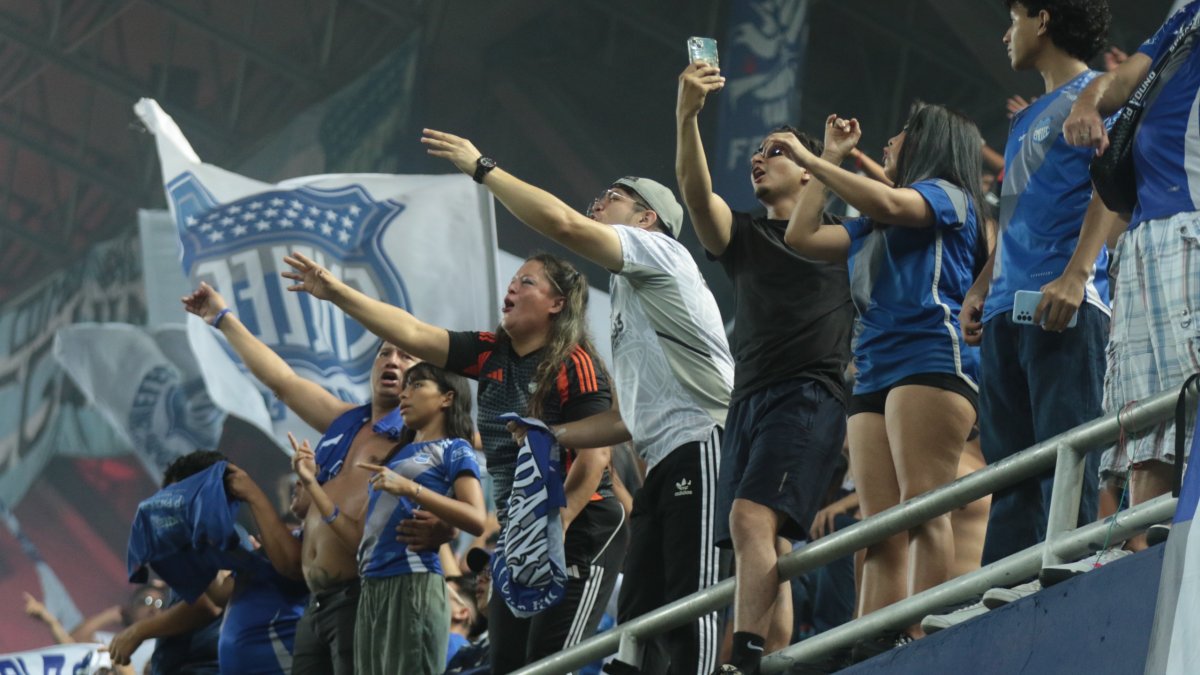 La hinchada del Bombillo celebró por adelantado con la victoria 1-0 del sábado 25 de abril ante Liga de Quito.