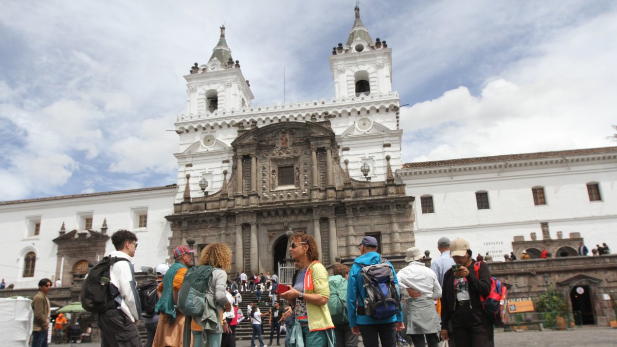 Los turistas pueden visitar el Centro Histórico de la capital.