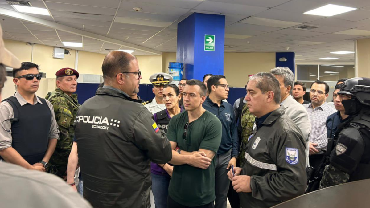 Autoridades intervienen oficinas de CNEL en múltiples provincias