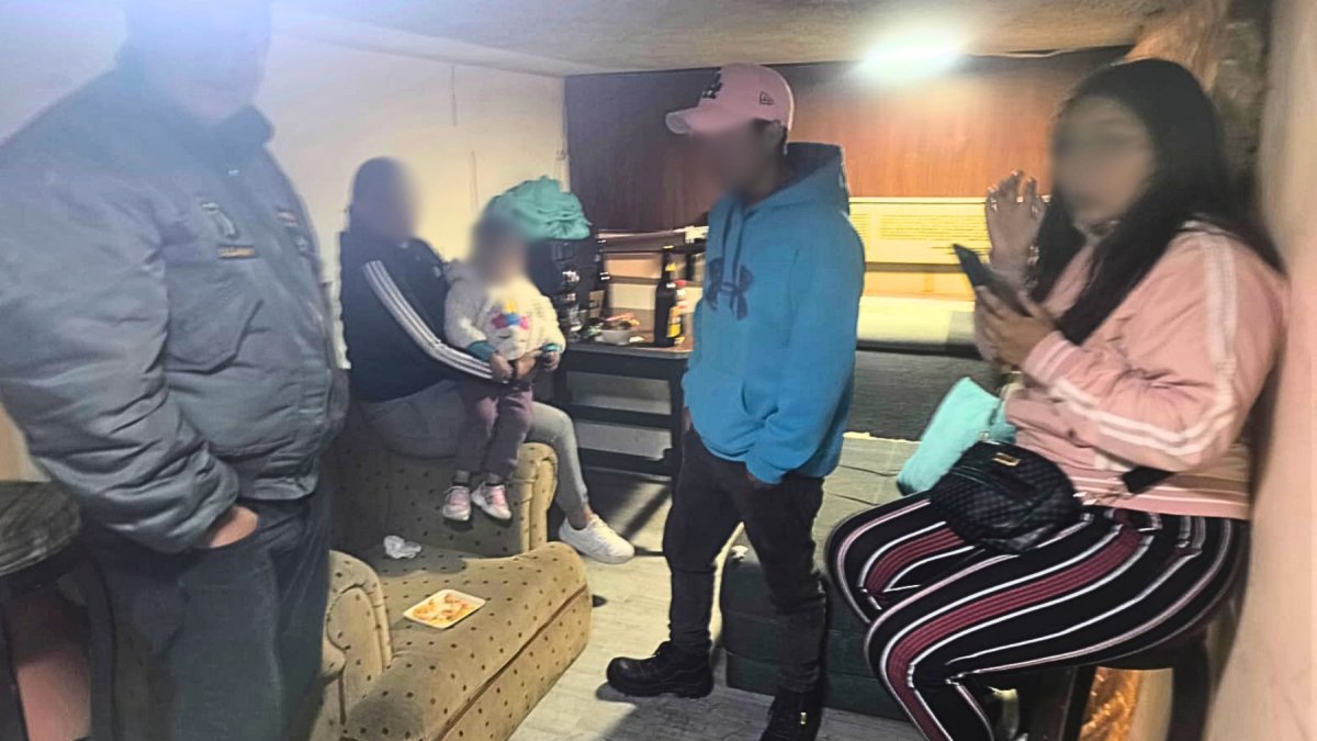 Policía y Municipio habrían omitido protocolo tras hallar a niña en bar clandestino de Quito