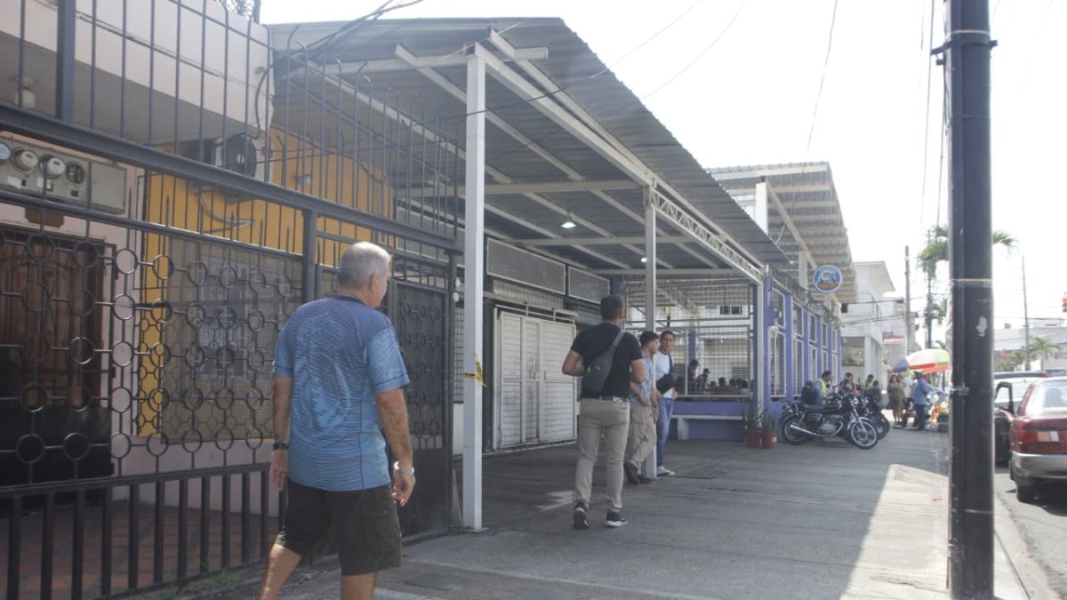 Atentado en local de comidas del centro de Guayaquil deja varias víctimas: lo que se sabe