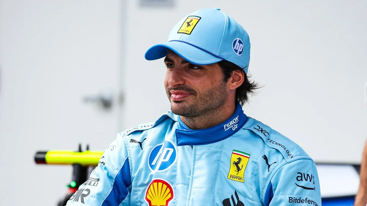 “Mi mamá te ama”: la frase de una fan ecuatoriana que hizo quebrar a Carlos Sainz en Miami