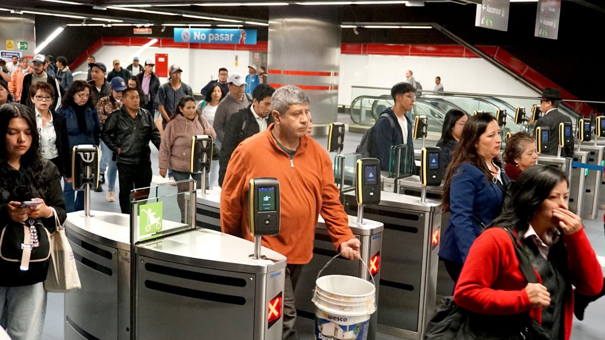 Toque de queda en Quito: nuevos horarios del Metro, Trole y Ecovía