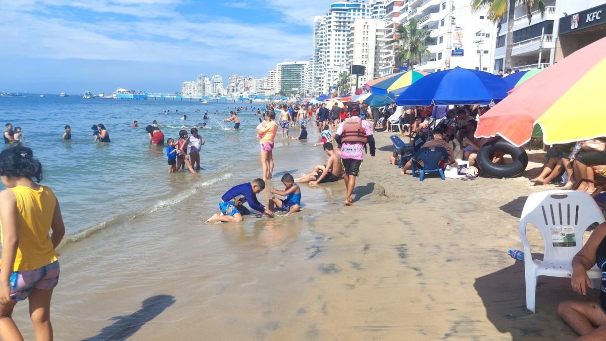 Feriado de contrastes: Unos balnearios llenos, otros a la espera de visitantes