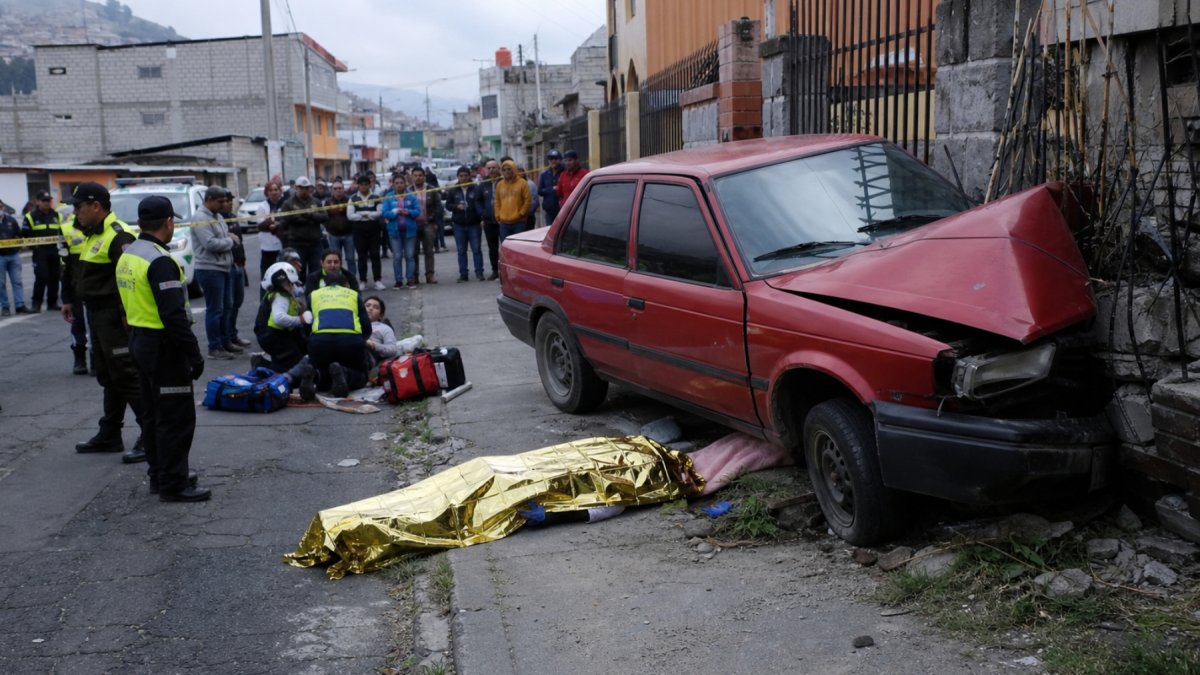 Una mujer murió y dos quedaron heridas tras brutal atropello en el sur de Quito